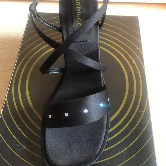 Ladies Black Unlisted Sandals Paradise Island 8.5 - Picture 2 of 4